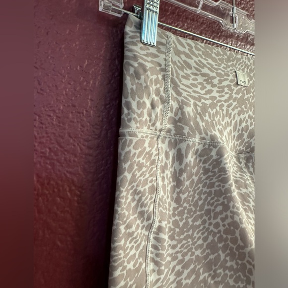 Vuori Studio Pocket Legging size XS - Picture 9 of 10